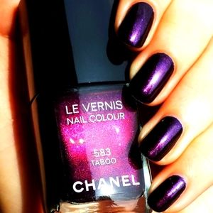 CHANEL #583 Taboo